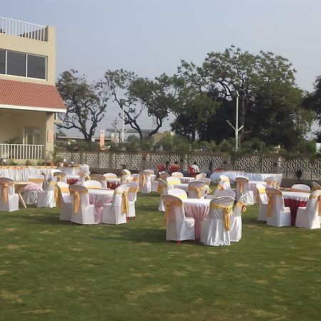 Tanarika Resort Bhusawal Экстерьер фото