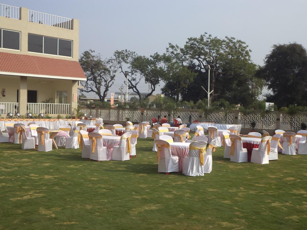 Tanarika Resort Bhusawal Экстерьер фото